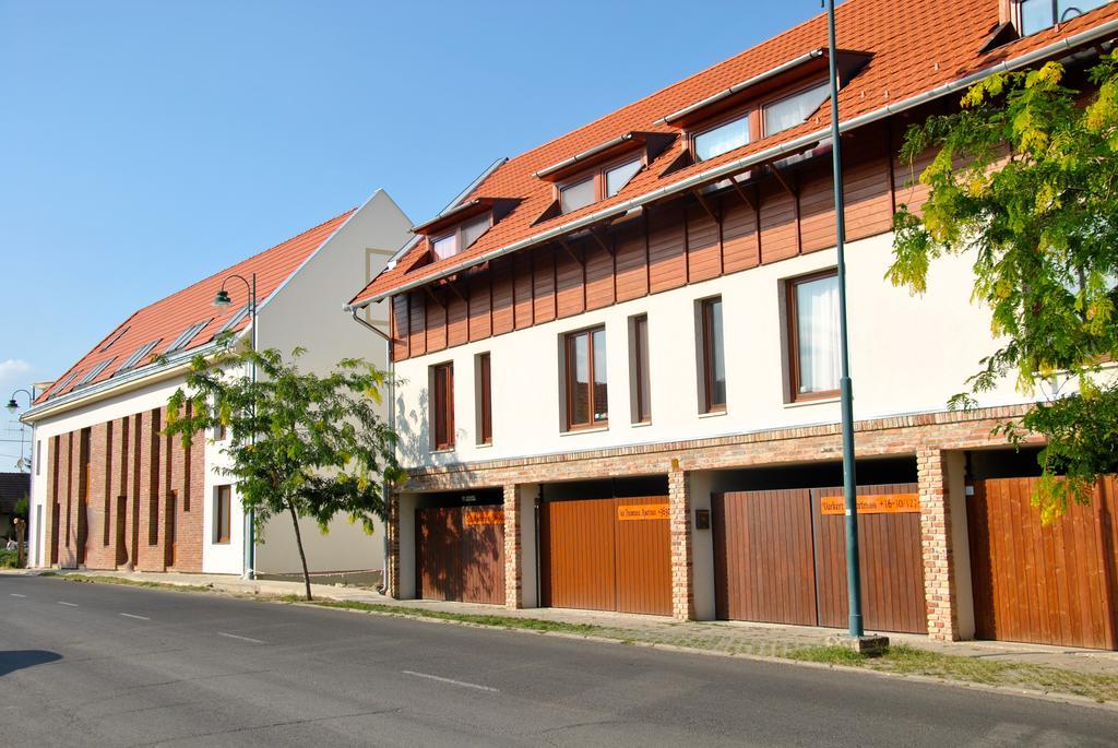 Gyula Var Panorama Apartman Exterior photo
